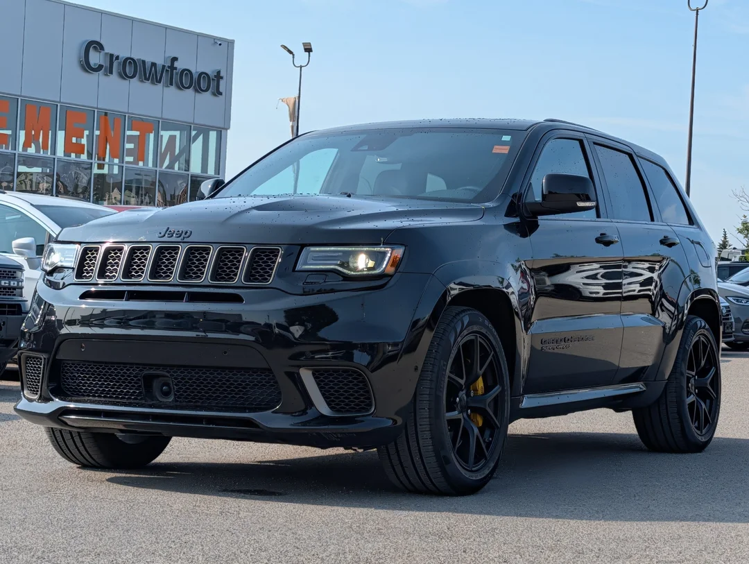 Certified Used 2021 Black Jeep Trackhawk - - 4x4 - Signature Leather Wrap Pkg - SRT Audio Pkg - Command View Sunroof & More! image 4