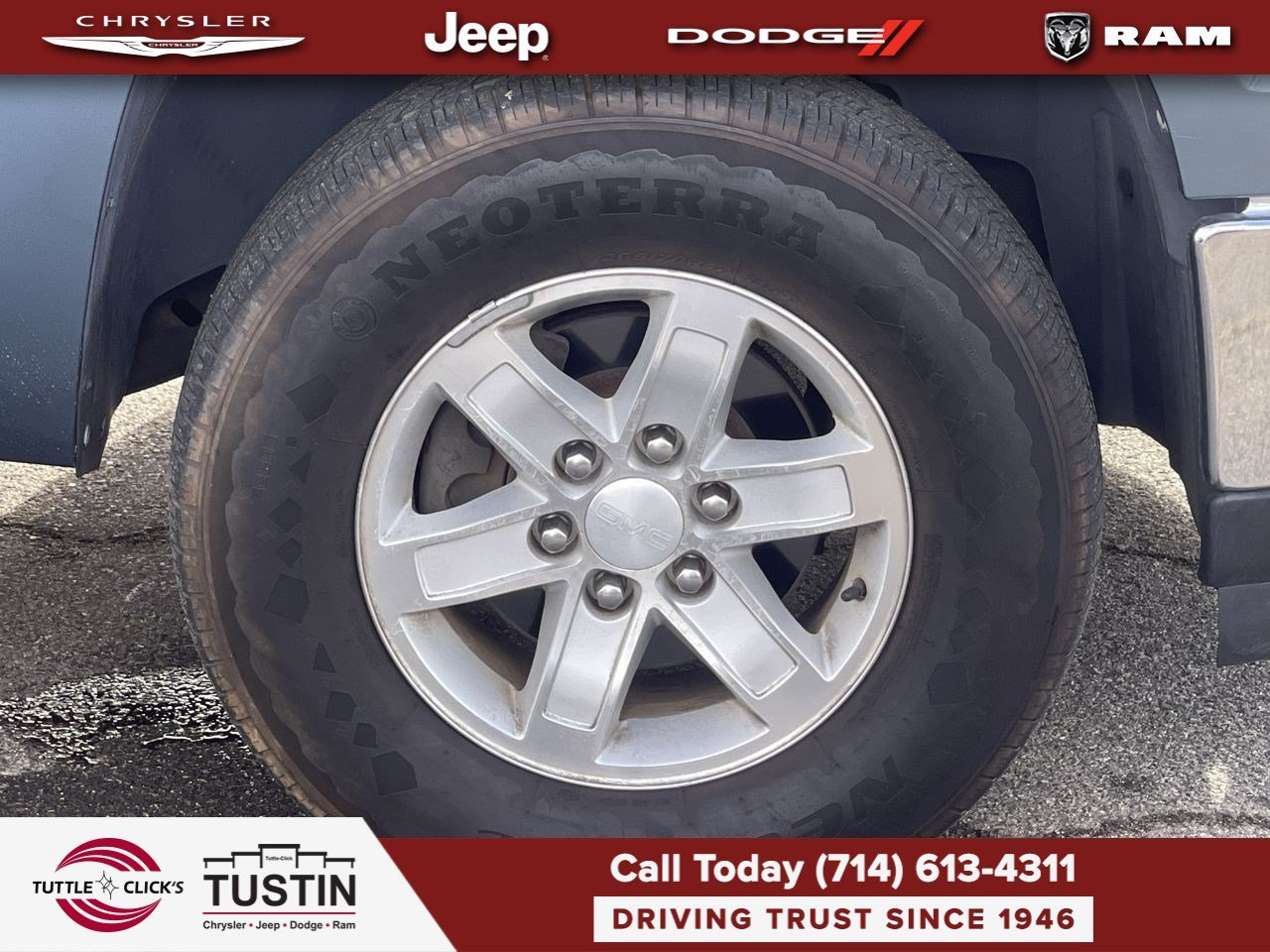 Used 2011 Stealth Gray Metallic GMC SLE image 19