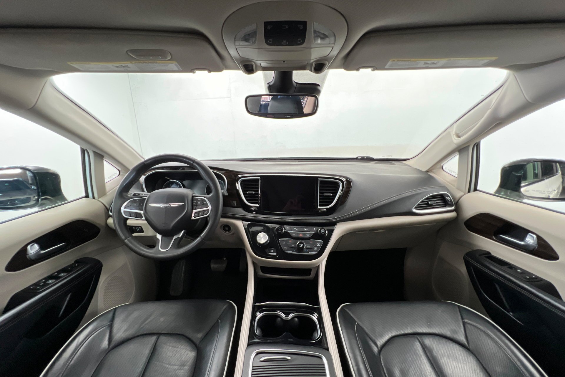 2023 Chrysler Pacifica Limited - Photo 10