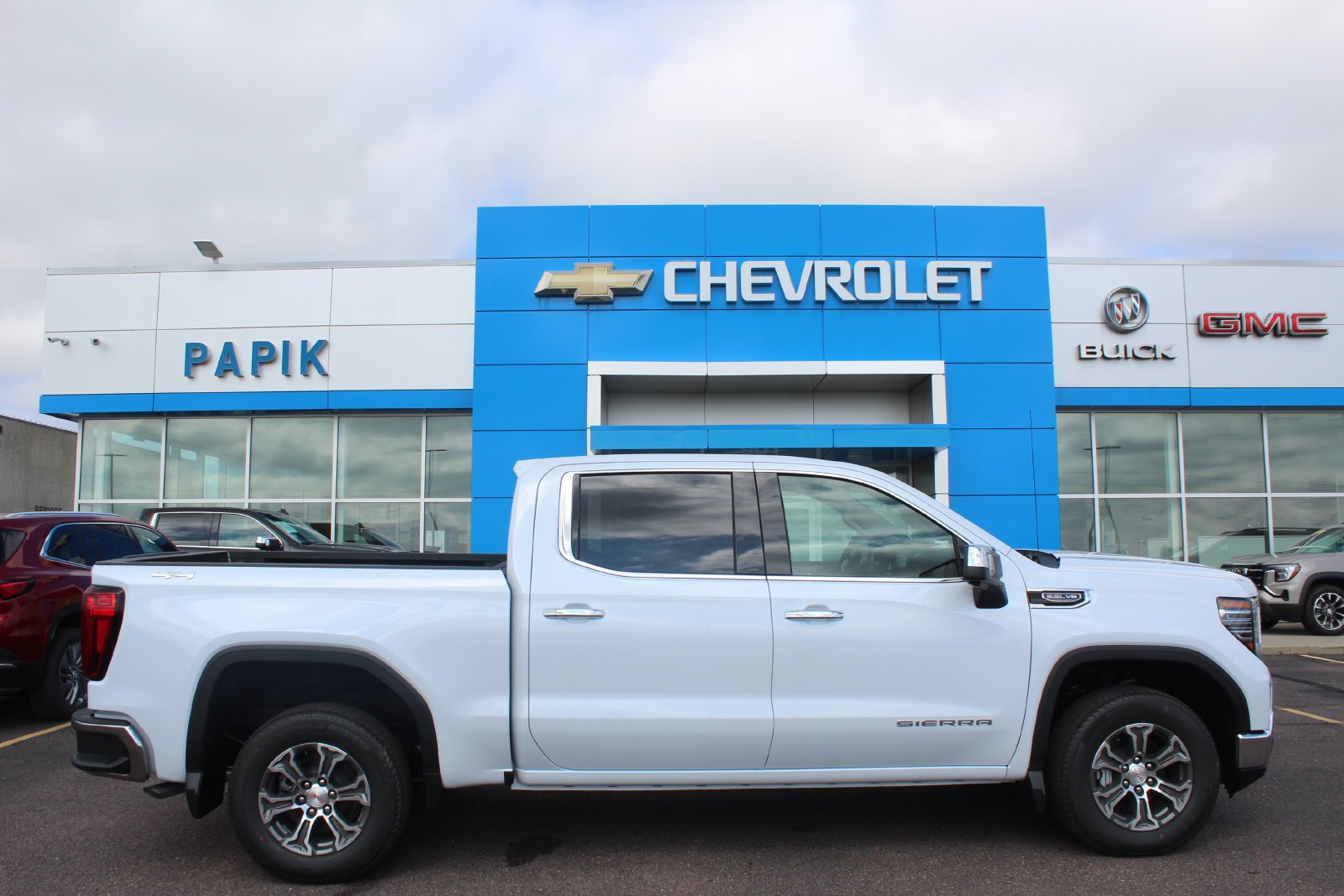 2026 GMC Sierra 1500 SLT