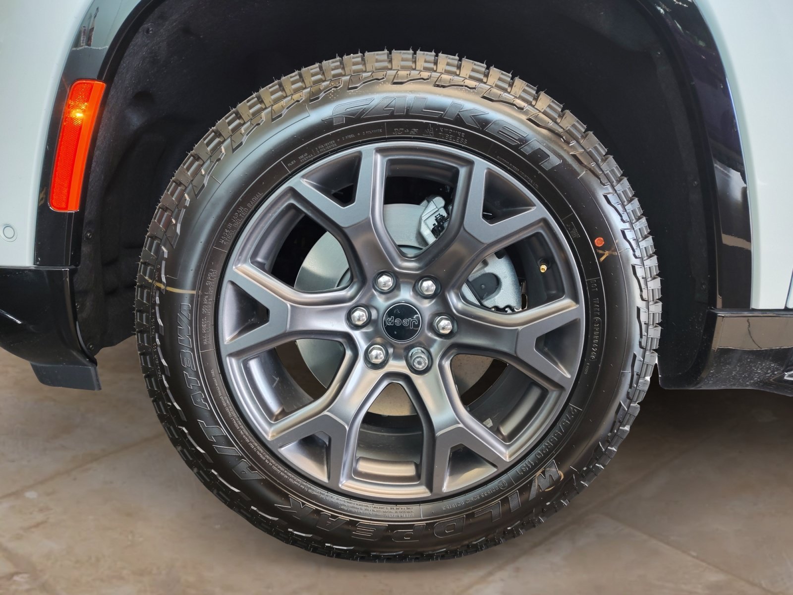 New 2026 Bright White Clearcoat Jeep Upland image 31