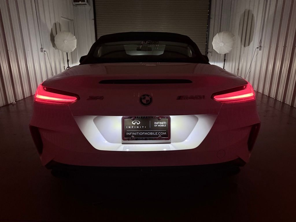 Used 2020 White BMW sDrive M40i image 10