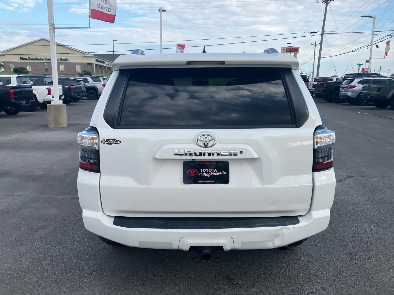 Used 2017 Super White Toyota SR5 Premium image 6