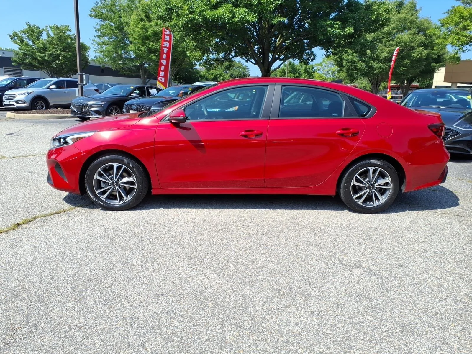 Used 2023 Currant Red Kia LXS image 9
