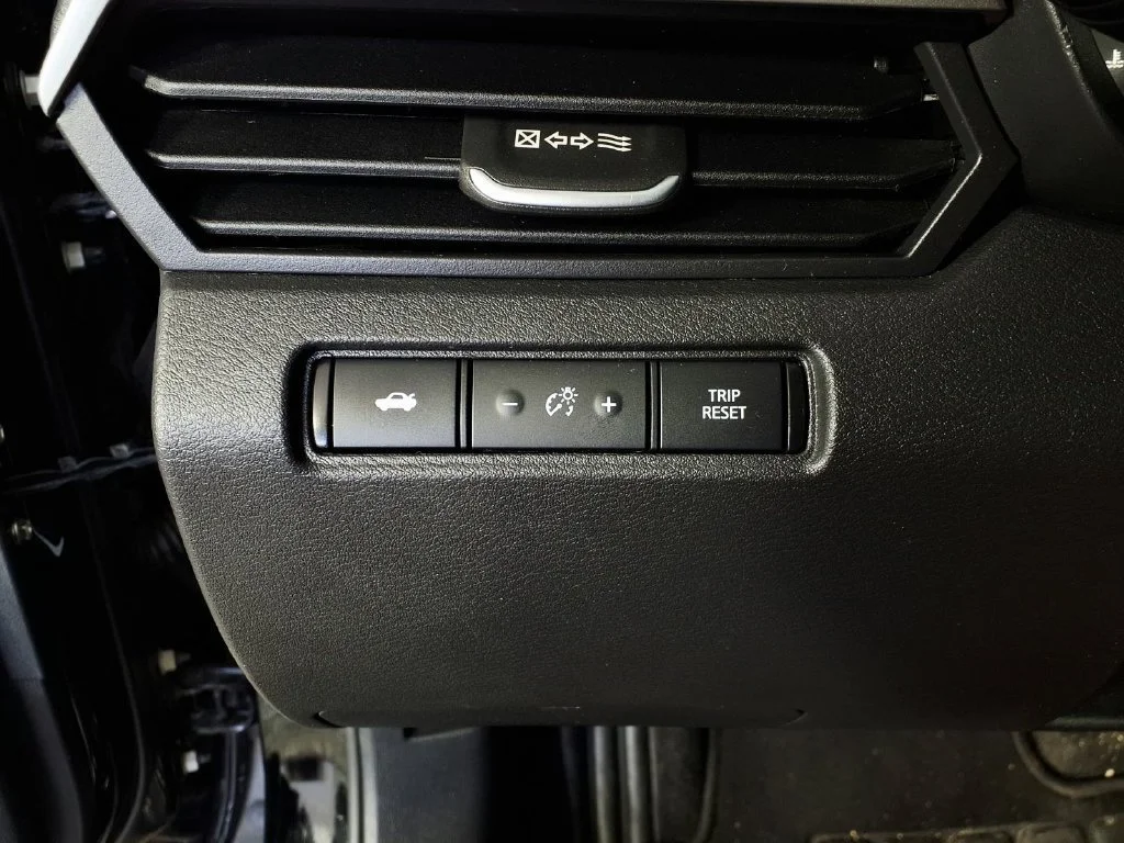 Used 2024 Super Black Nissan 2.5 SV image 24