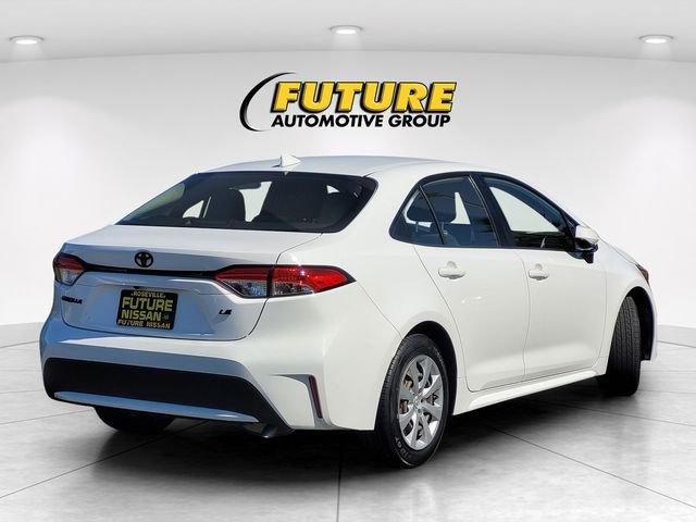 Used 2022 White Toyota LE image 4