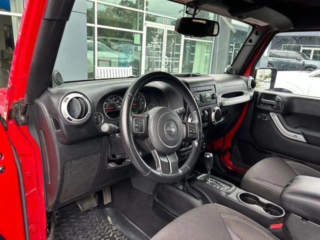Used 2014 Red Jeep Unlimited Sahara image 21