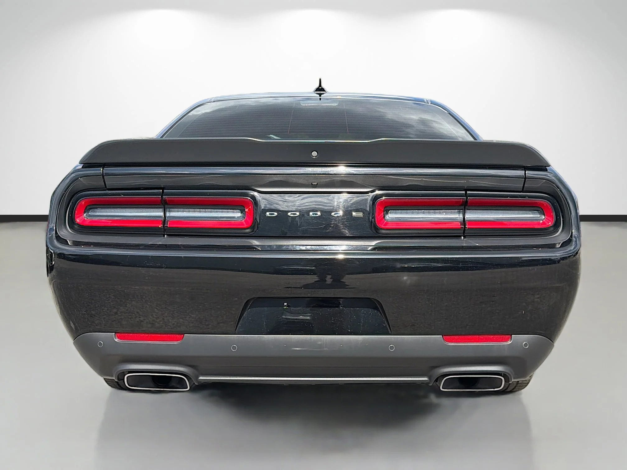 Used 2023 Pitch Black Clearcoat Dodge R/T image 4