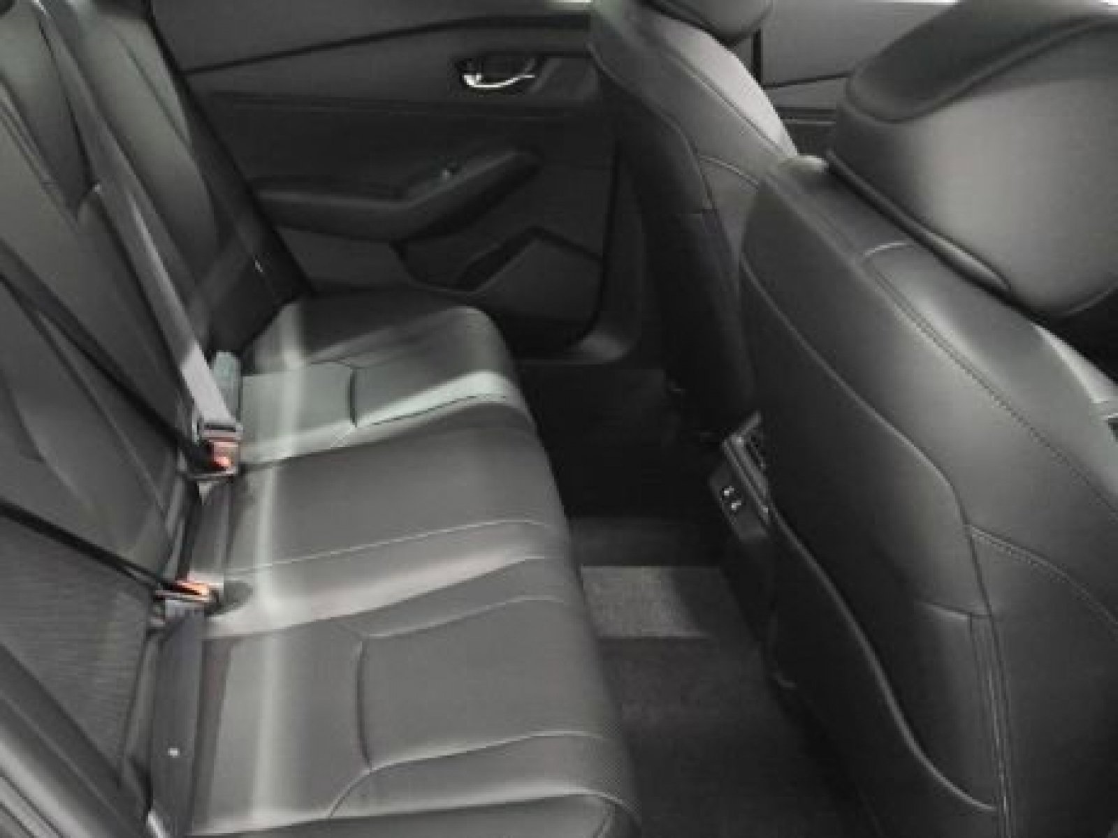 Certified Used 2025 Solar Silver Metallic Honda Sport-L image 6