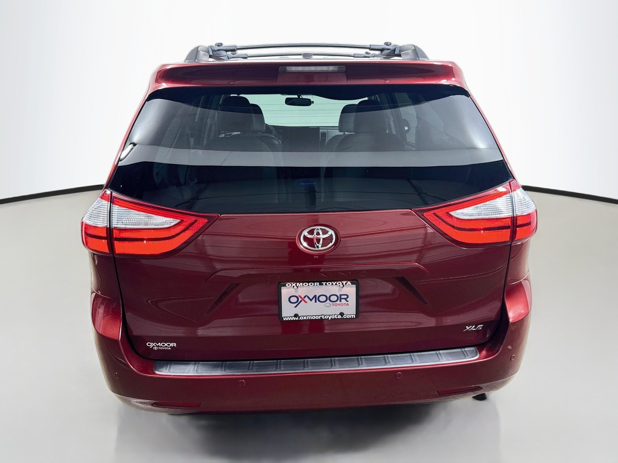 Used 2016 Salsa Red Pearl Toyota XLE image 6