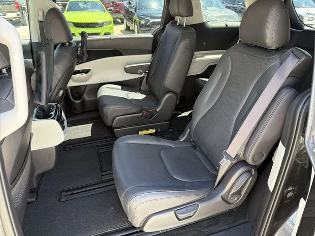 Used 2024 Gray Kia SX Prestige image 25