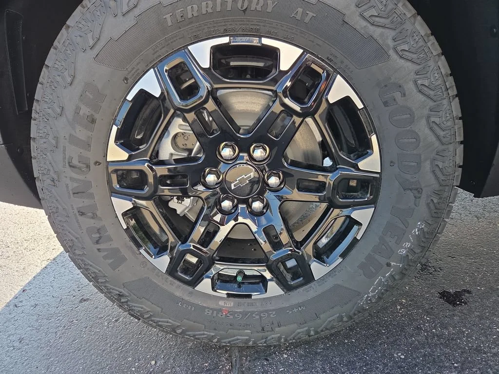 New 2027 Sandstone Gray Chevrolet Z71 image 30