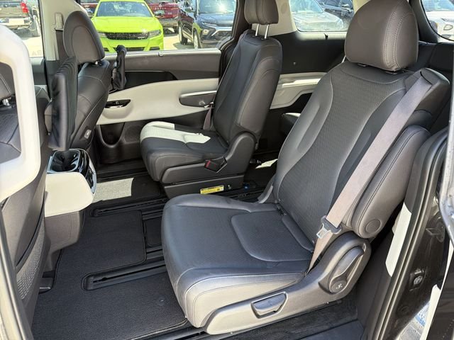 Used 2024 Gray Kia SX Prestige image 25