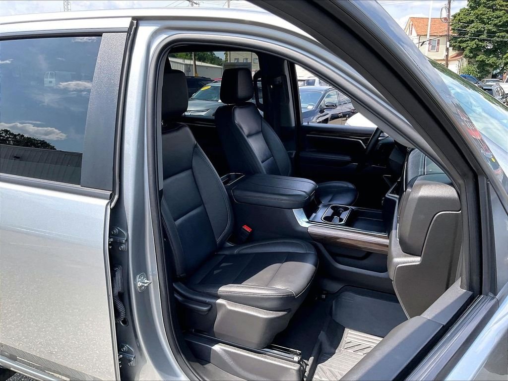 Used 2025 Gray Chevrolet LT image 11