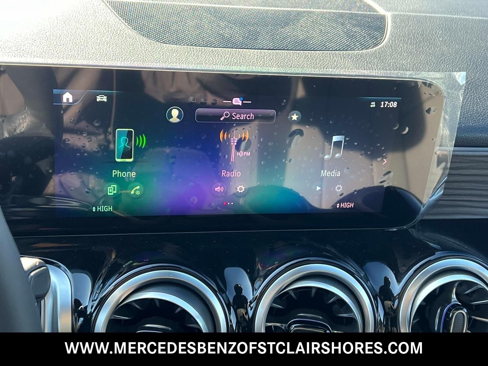 New 2026 Cirrus Silver Metallic Mercedes-Benz GLB 250 image 24