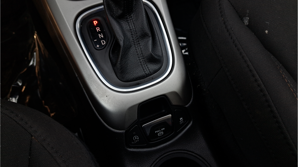 Used 2020 Blue Jeep Sport image 23