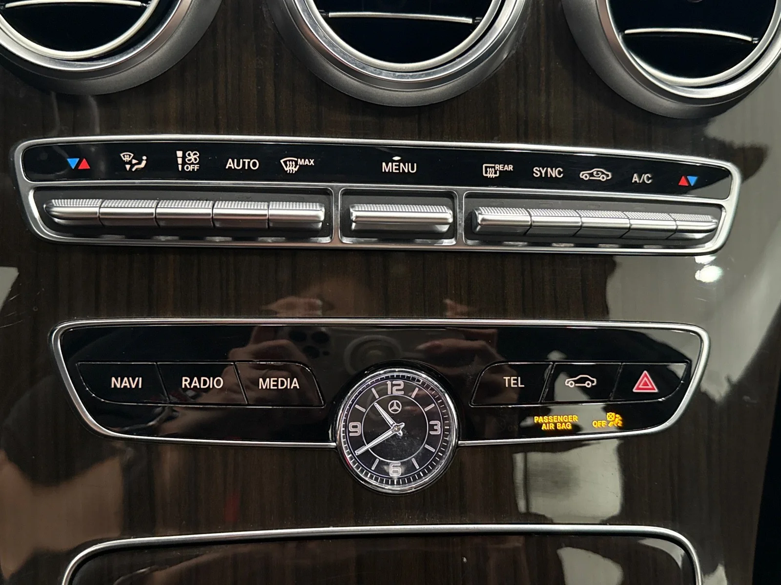 Used 2019 Polar White Mercedes-Benz 300 4MATIC® image 19