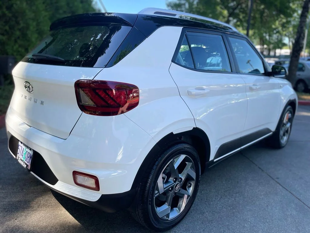 Used 2024 Lunar White Hyundai Limited image 4