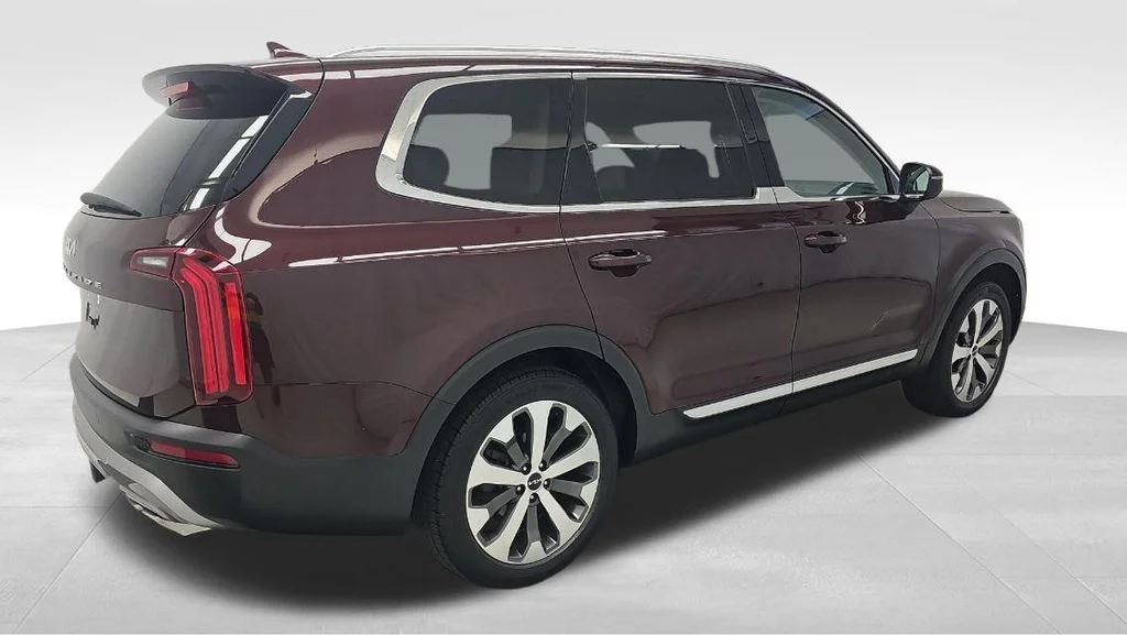 Used 2022 Purple Kia EX image 4