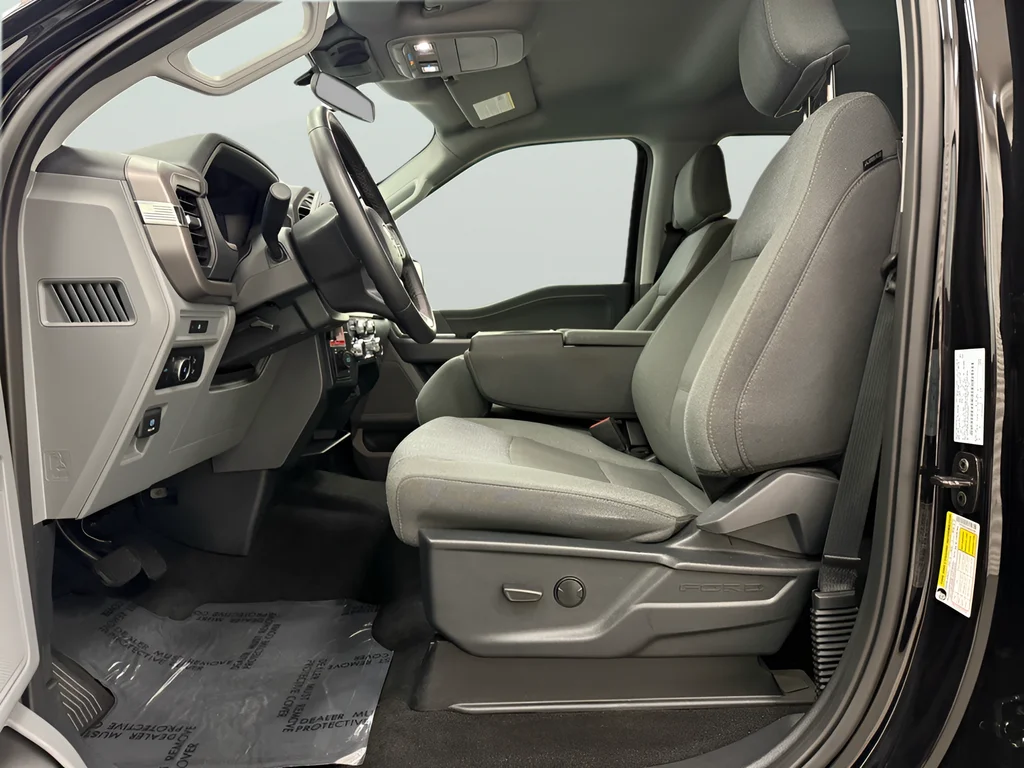 Used 2025 Black Ford XLT image 10