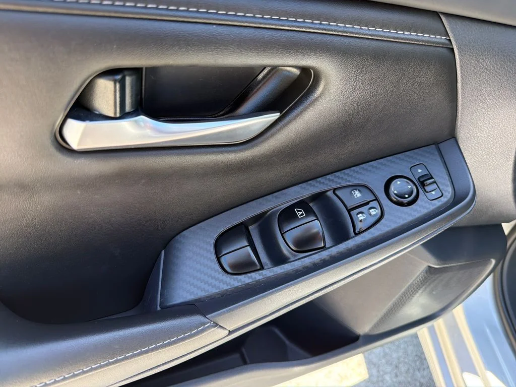 Used 2022 Silver Nissan SV image 20