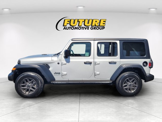 Used 2024 Silver Jeep Sport S image 6