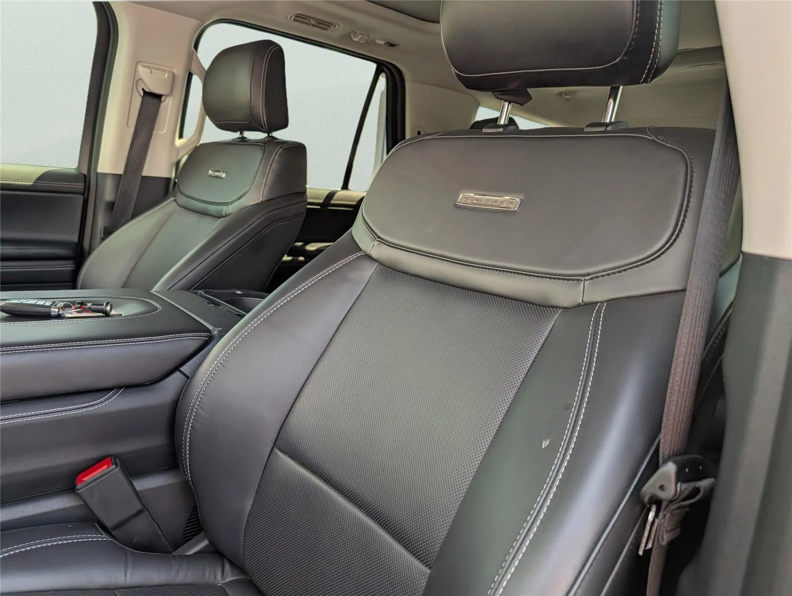 Used 2025 Agate Black Ford Platinum image 34