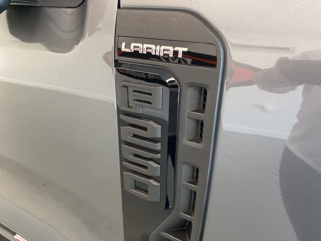 New 2027 Gray Ford Lariat image 6