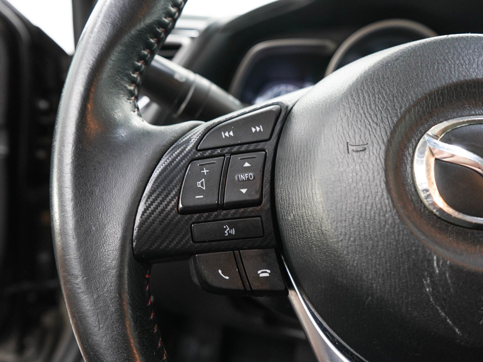 Used 2015 Titanium Flash Mica Mazda i Touring image 23