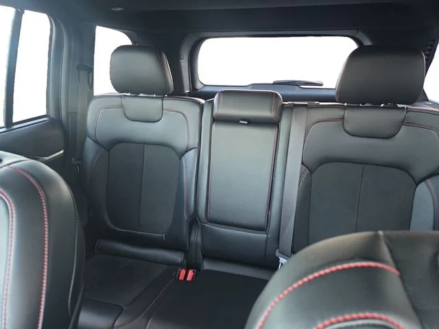 Used 2022 White Jeep Trailhawk image 13
