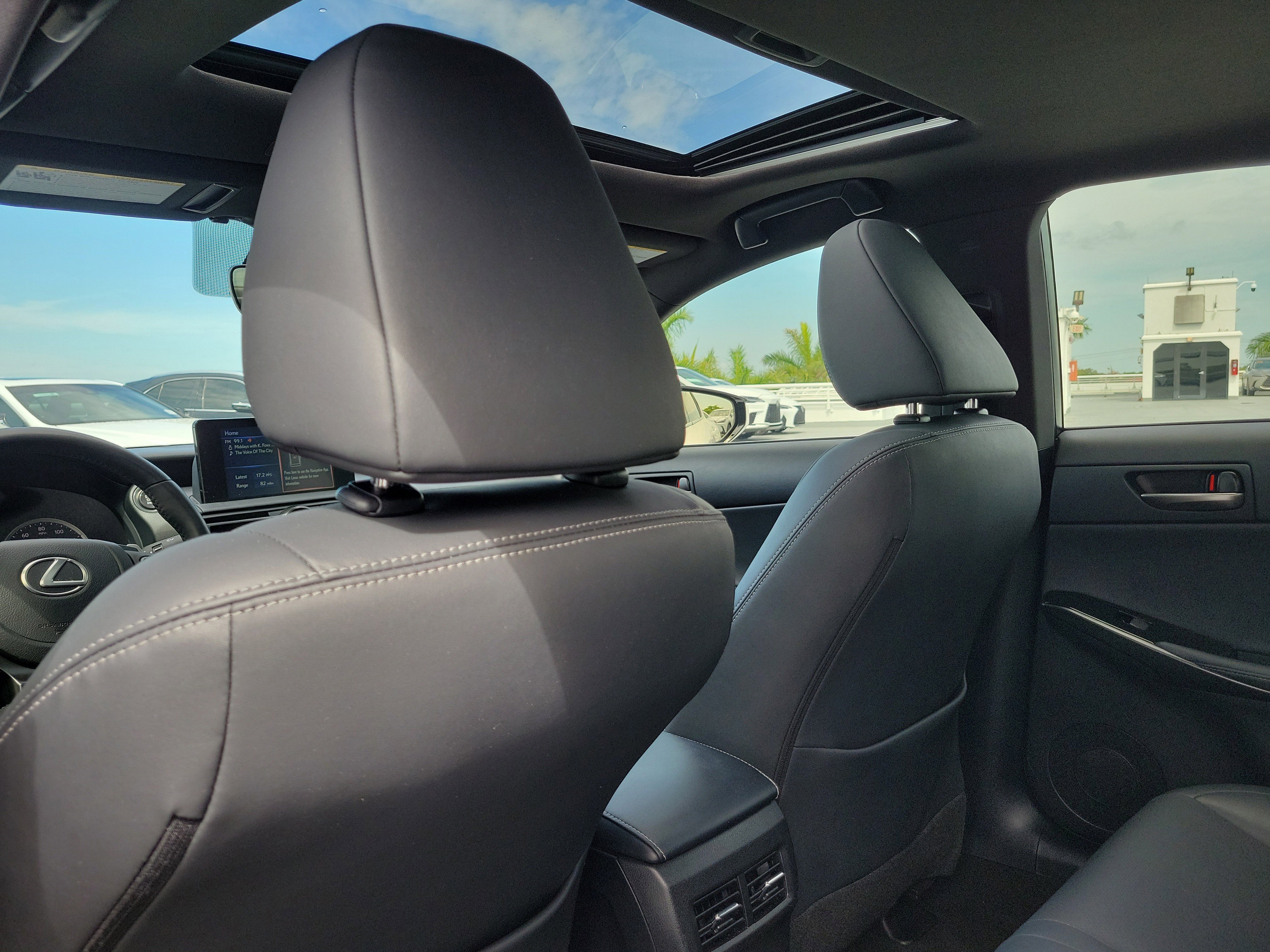 Used 2024 White Pearl Lexus 300 image 13