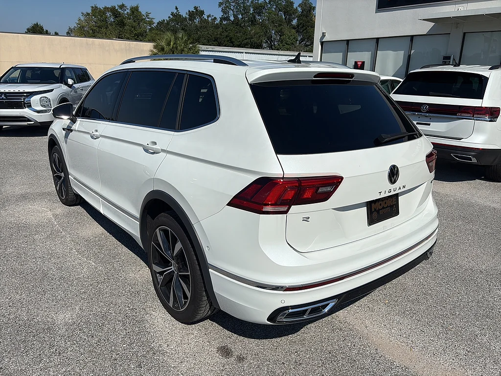 Used 2022 Oryx White Pearl Volkswagen 2.0T SEL R-Line 4MOTION image 4