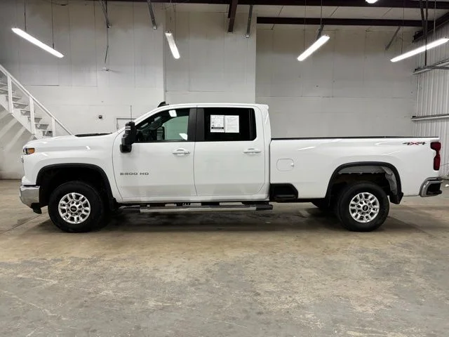 Used 2025 White Chevrolet LT image 4