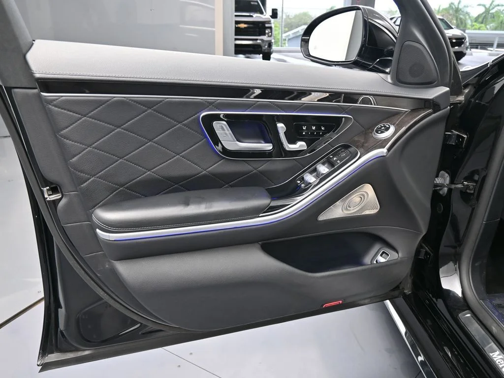 Used 2021 Obsidian Black/designo Diamon White Mercedes-Benz S 580 image 15