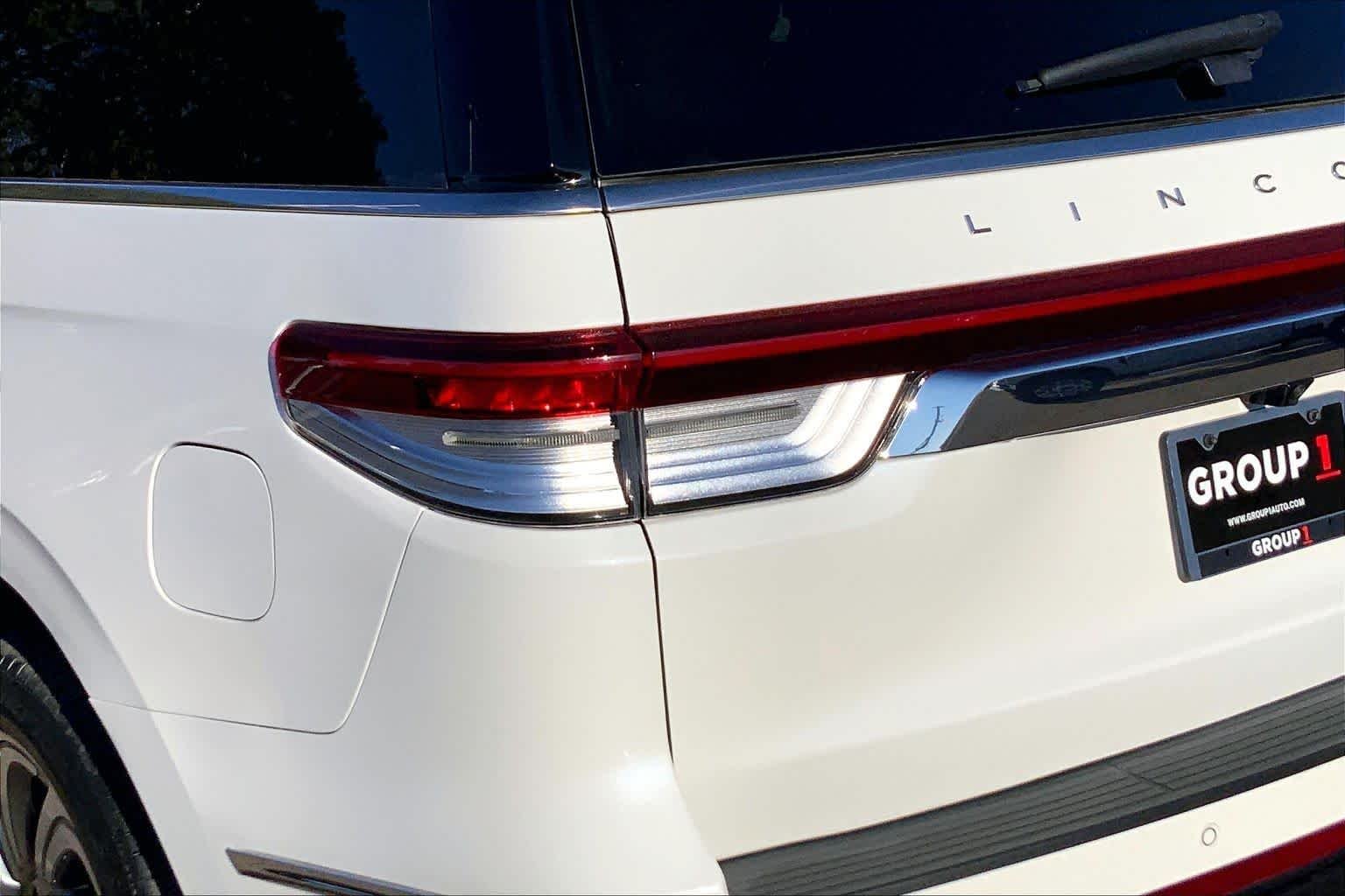 Used 2024 Pristine White Lincoln Reserve image 29
