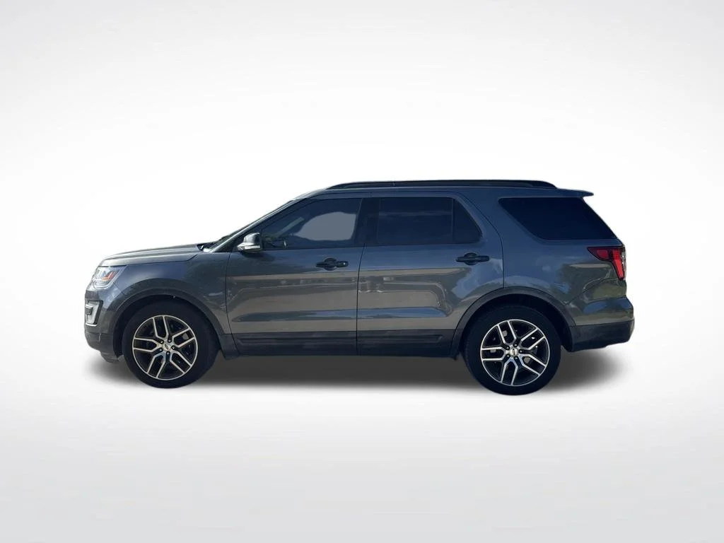 Used 2016 Magnetic Ford Sport image 8