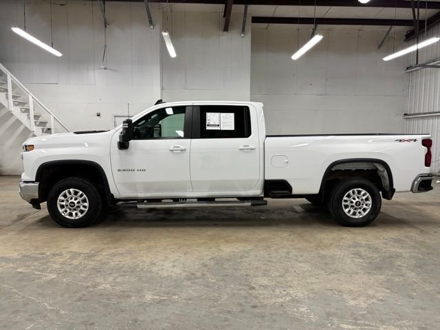 Used 2025 White Chevrolet LT image 4