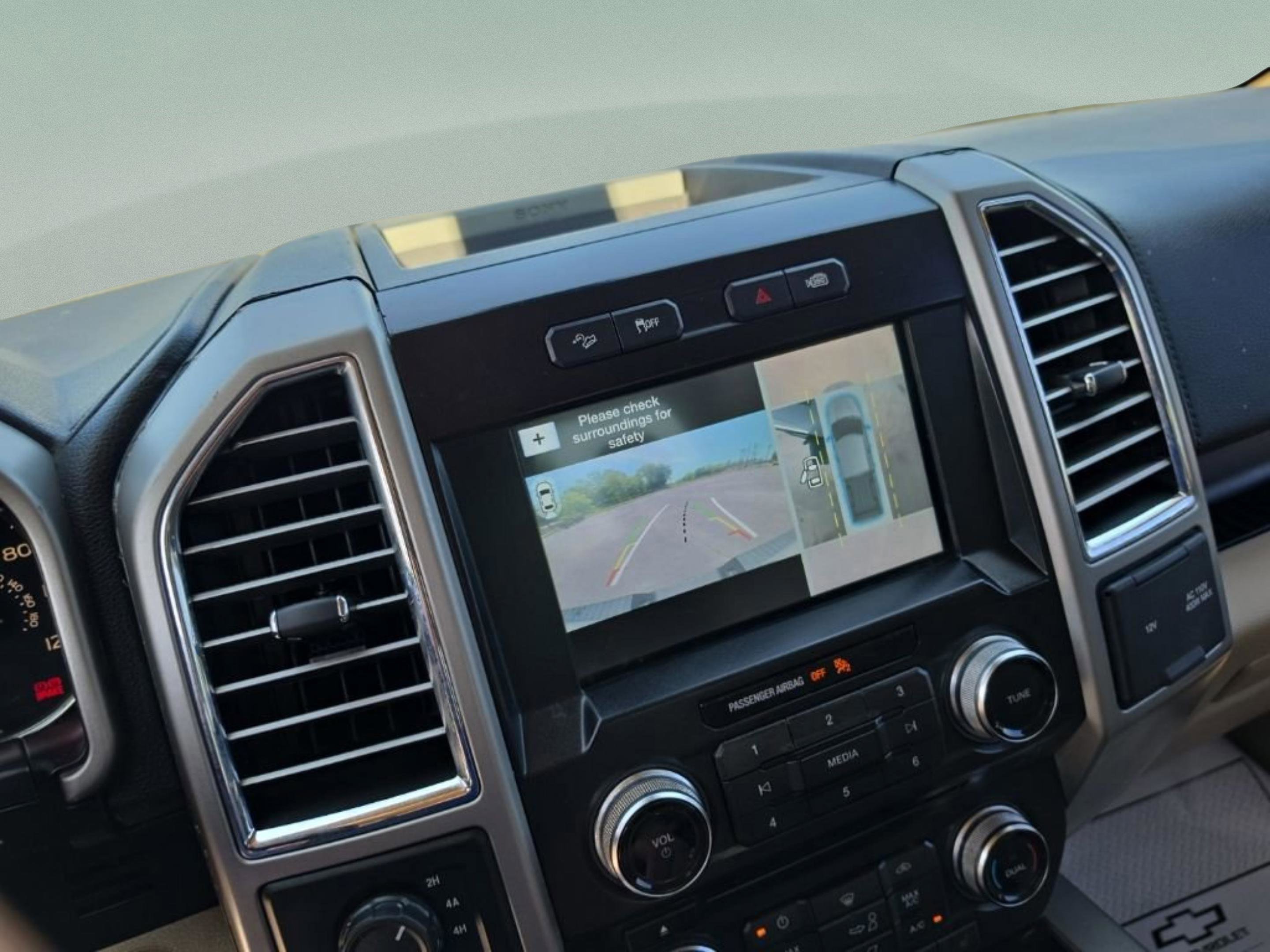 Used 2016 White Ford LARIAT image 18