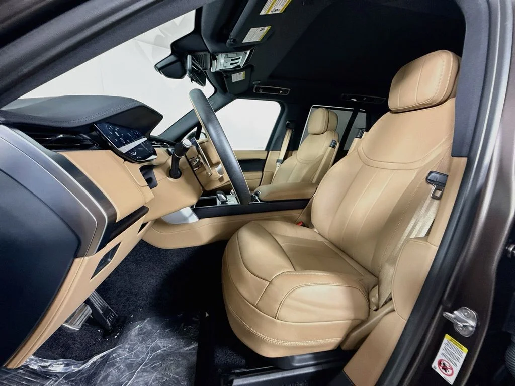New 2026 Tourmaline Brown in Satin finish Land Rover SE image 11