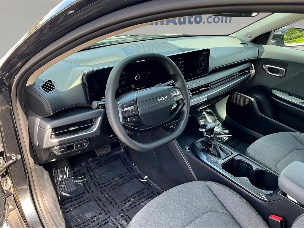 Used 2025 Gray Kia LXS image 18