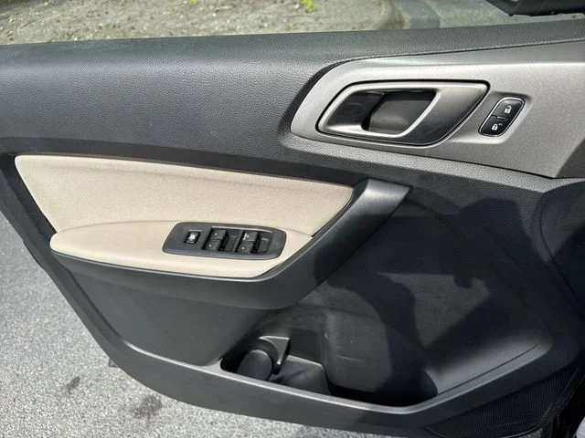 Used 2020 Black Ford XLT image 29