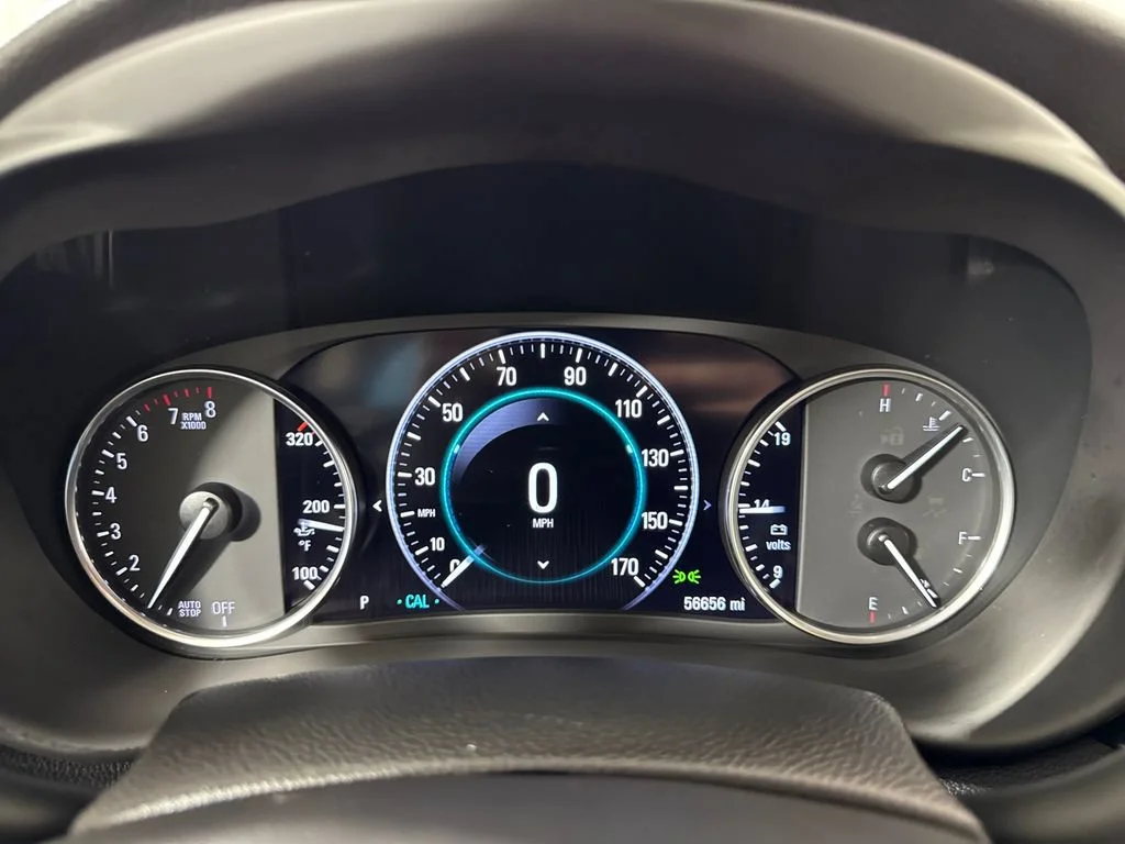 Used 2020 SUMMIT WHITE Buick Premium image 20