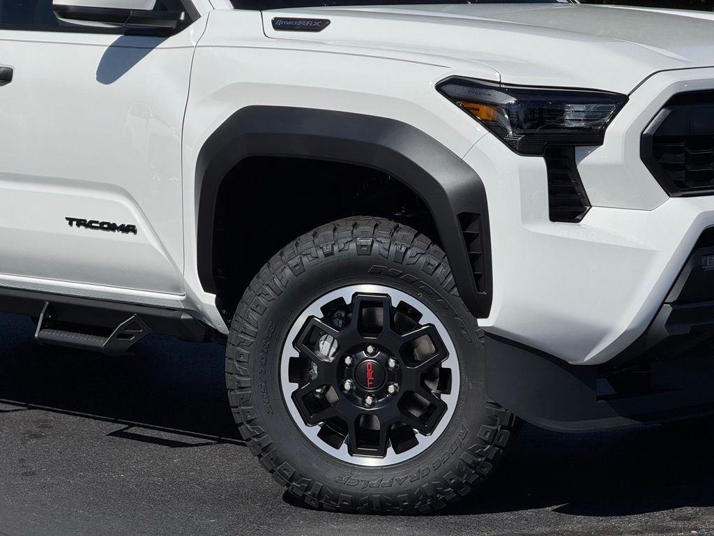 2025 Toyota Tacoma TRD Off Road - Photo 3