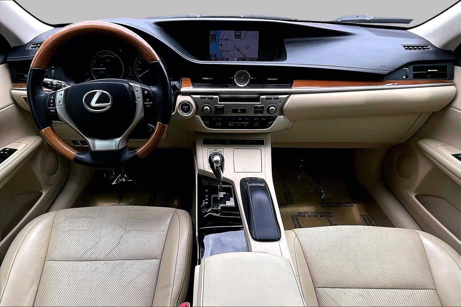 Used 2014 Nebula Gray Pearl Lexus Hybrid image 15