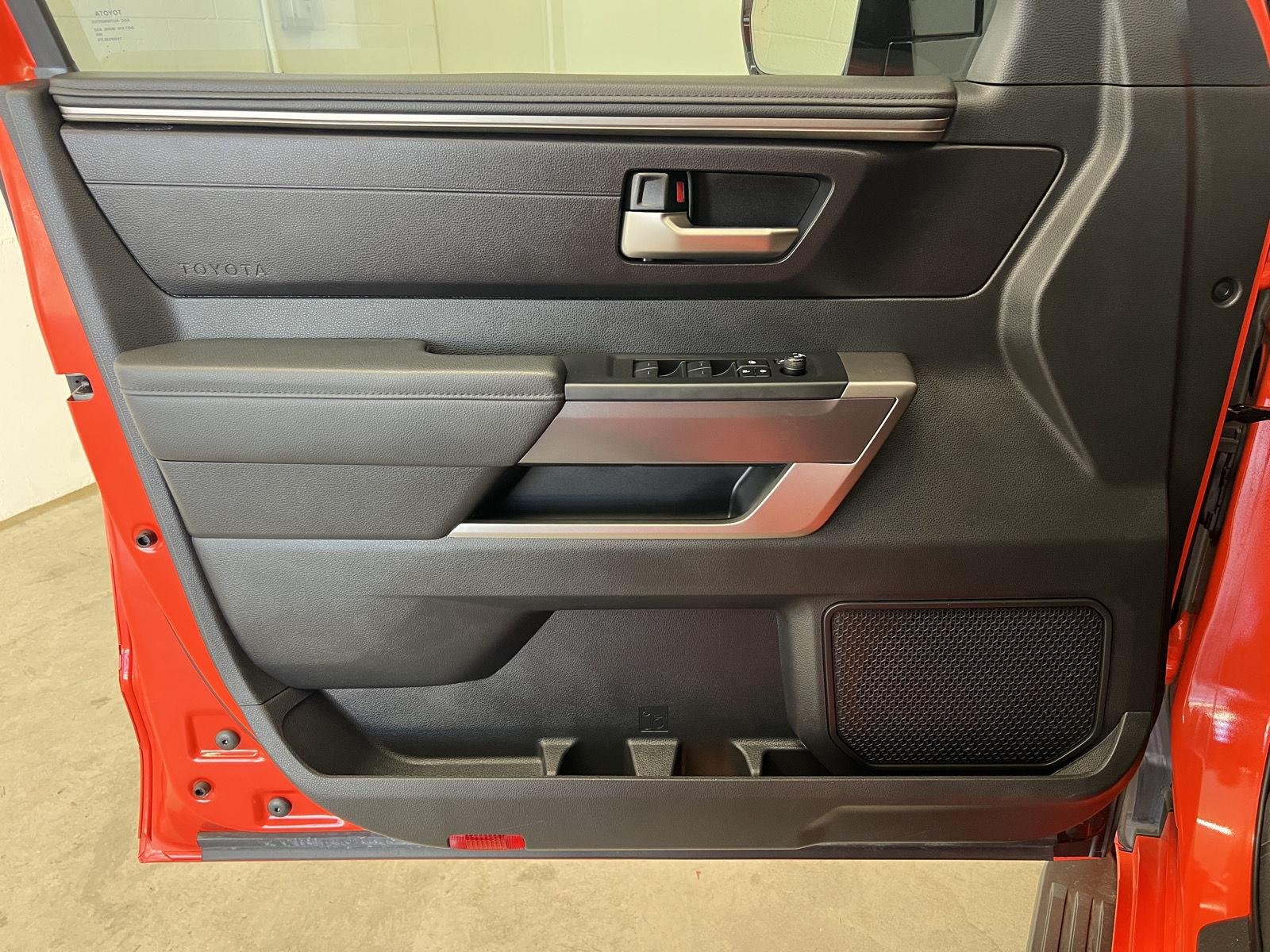 2024 Toyota Sequoia SR5 - Photo 11