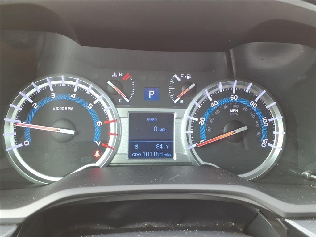Used 2015 Magnetic Gray Metallic Toyota SR5 Premium image 19