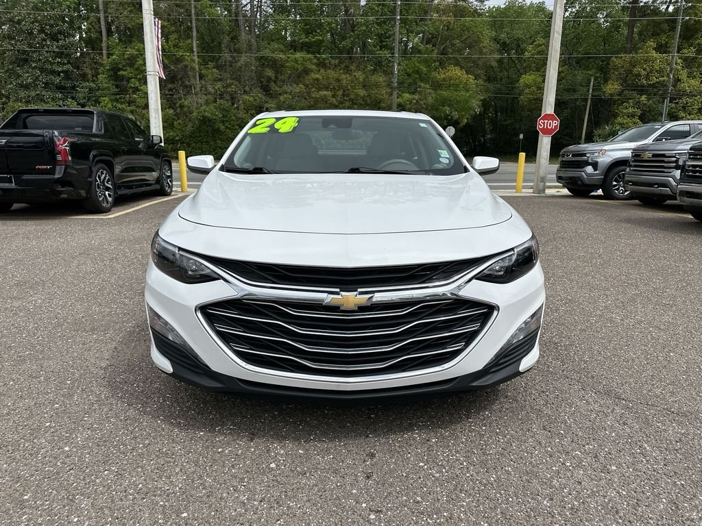 Used 2024 Summit White Chevrolet 1LT image 11