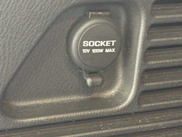 Used 2023 Gray Nissan SV image 9