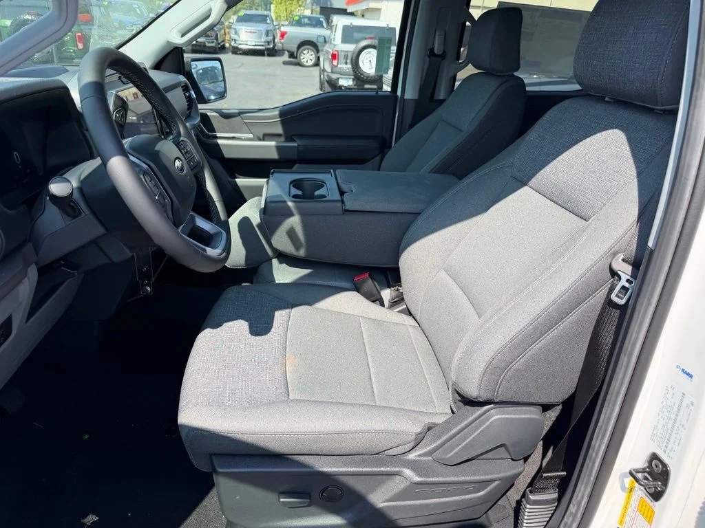 New 2026 Oxford White Ford XLT image 12