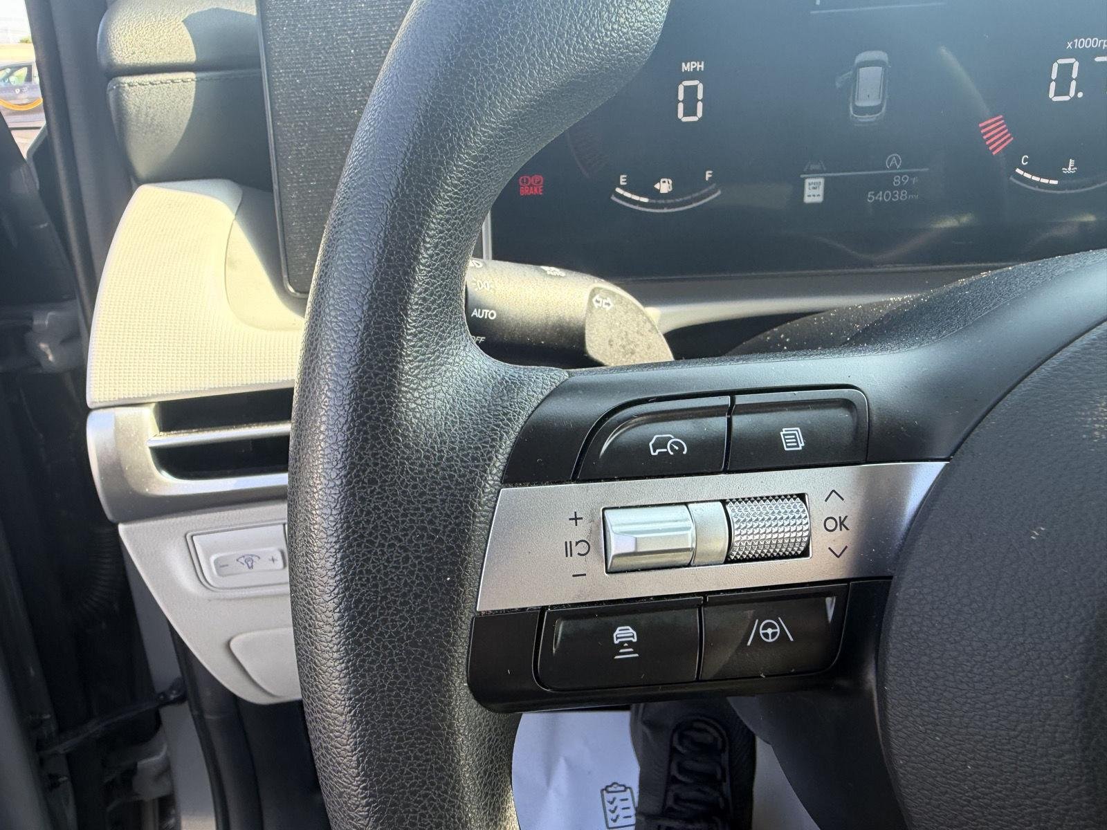 Used 2025 Hampton Gray Hyundai SEL image 22
